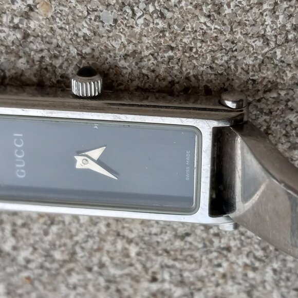 Gucci Silver & Black, Swiss Made, Quartz Ladies Watch - Picture 8 of 15